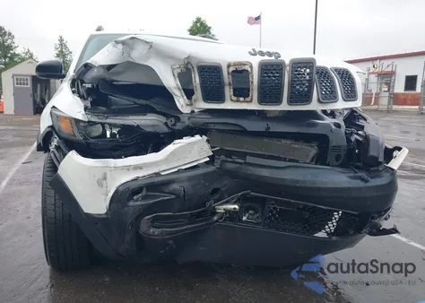 2022 Jeep Cherokee Trailhawk 4X4 z USA, uszkodzony, nr VIN 1C4PJMBX1ND500729